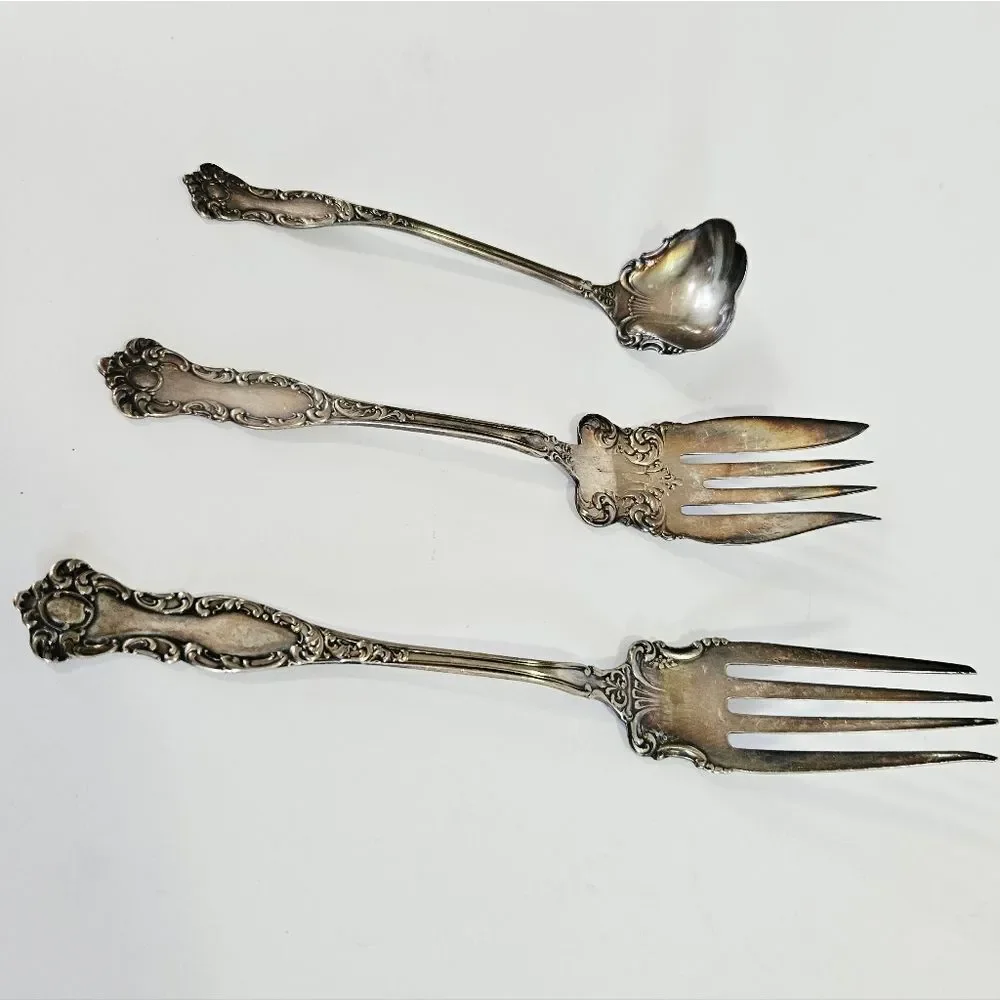 WM Rogers & Co. Oxford Pattern AA Silver Plated Serving Meat Fish Forks & Ladle